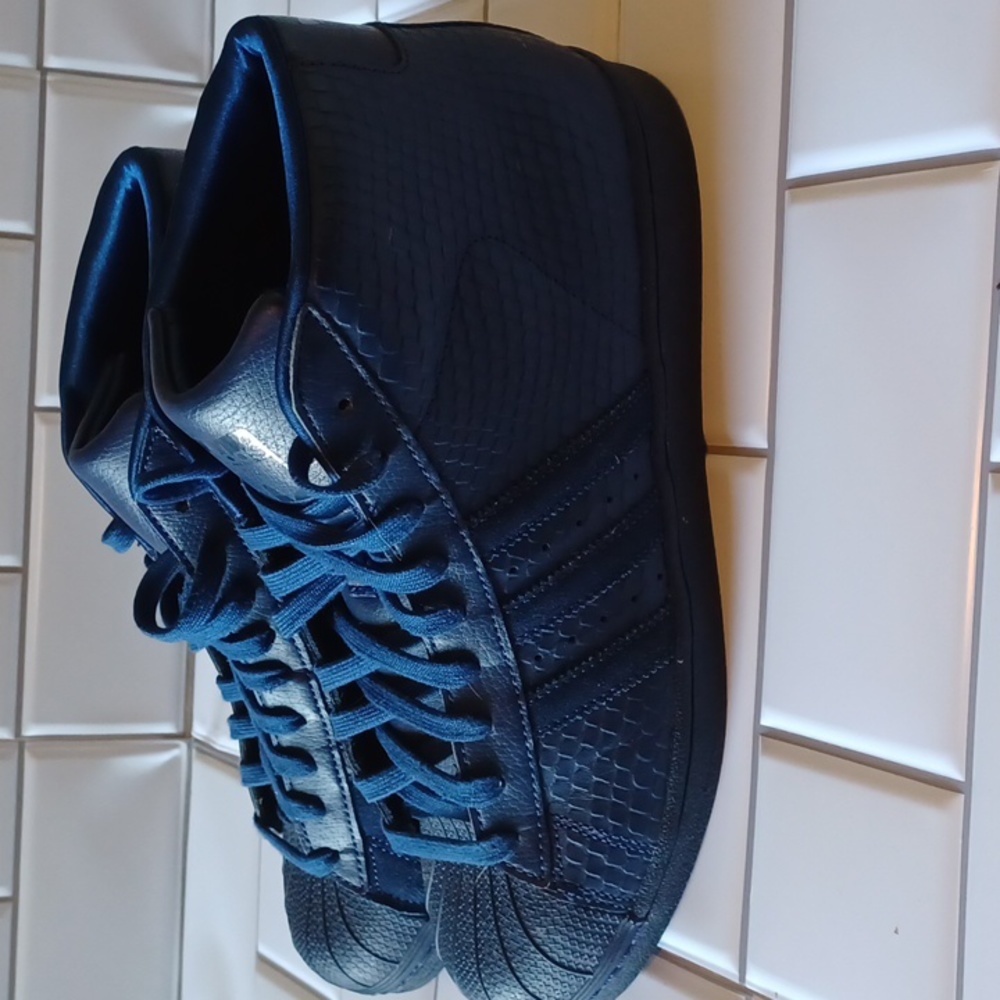 Adidas limited edition snake skin leather Suede Sneaker